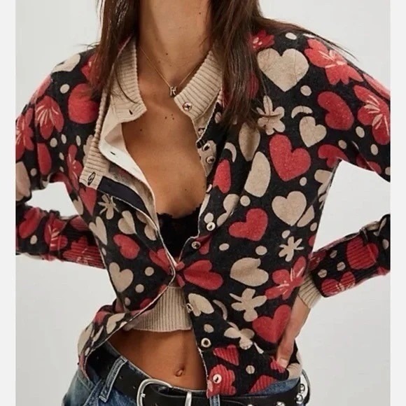Free People Sweaters - NWT!! FREE PEOPLE Nocturnal Patterned Cardi Black Retro Combo Hearts Floral XS